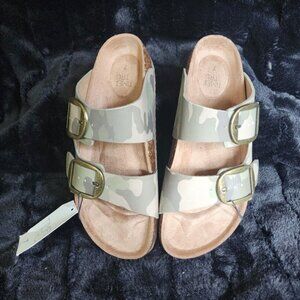 Womens NEW Slides Camouflage Slip On Sandals Size 7 Womens New